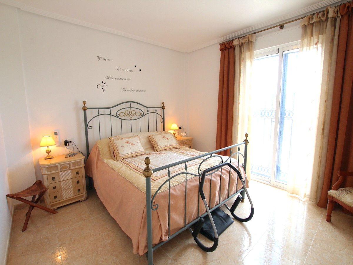 Sold - 5 Bedroom 5 Bathroom Detached Villa in Ciudad Quesada - Ciudad Quesada  - Alicante