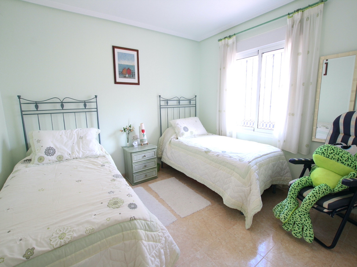 Sold - 5 Bedroom 5 Bathroom Detached Villa in Ciudad Quesada - Ciudad Quesada  - Alicante