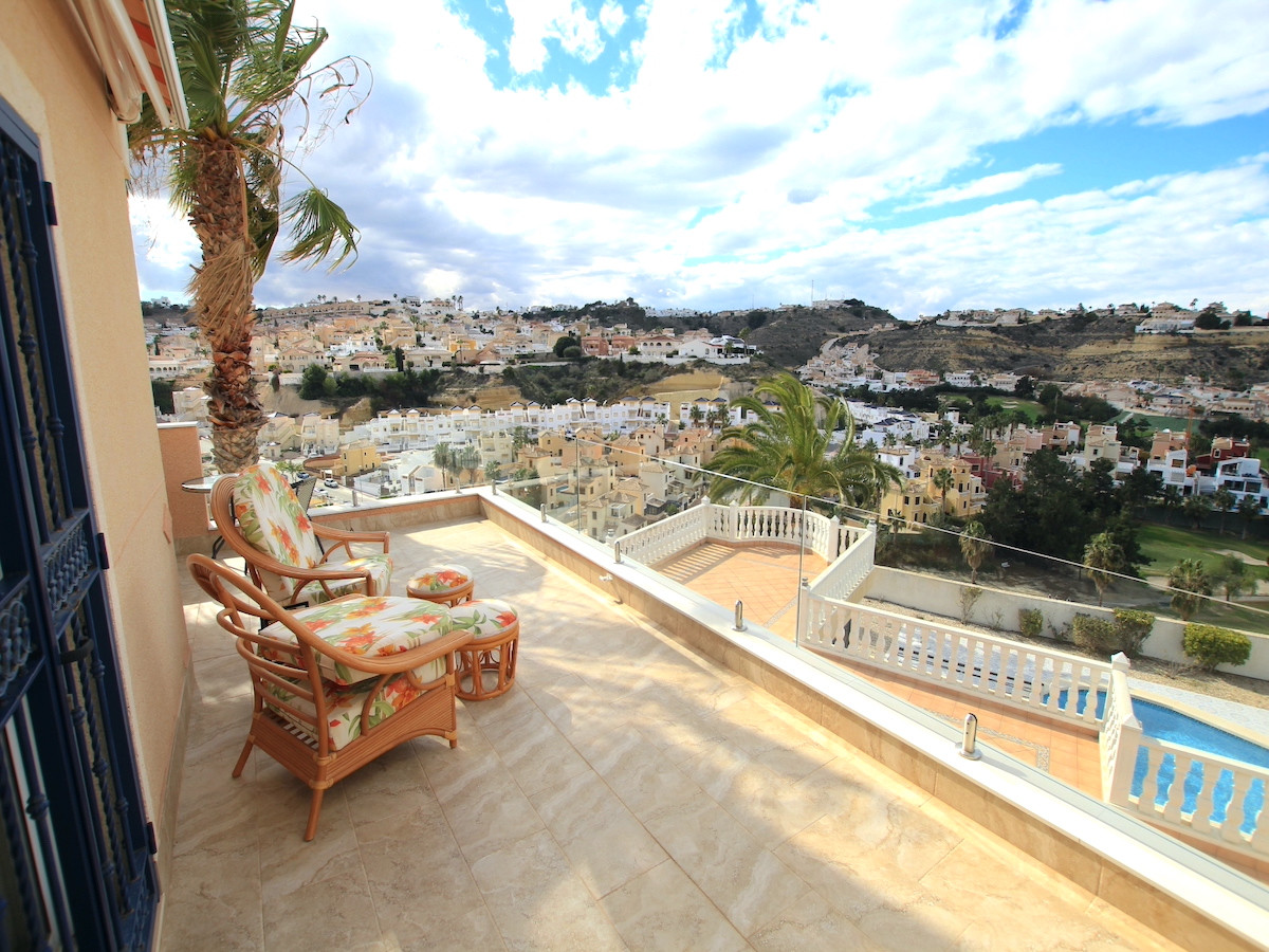 Sold - 5 Bedroom 5 Bathroom Detached Villa in Ciudad Quesada - Ciudad Quesada  - Alicante