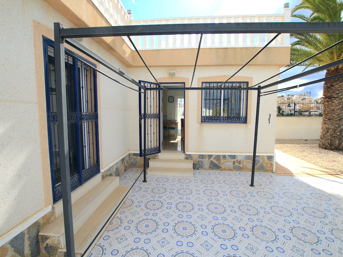 Sold - 5 Bedroom 5 Bathroom Detached Villa in Ciudad Quesada - Ciudad Quesada  - Alicante