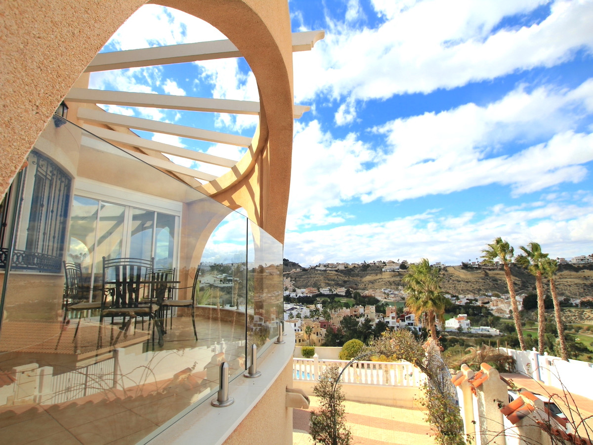 Sold - 5 Bedroom 5 Bathroom Detached Villa in Ciudad Quesada - Ciudad Quesada  - Alicante