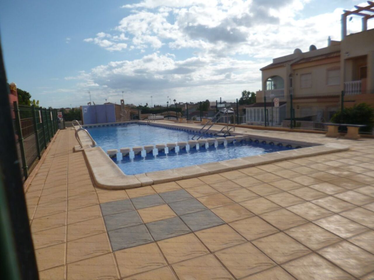 For sale - 3 Bedroom 2 Bathroom Apartment in Playa Flamenca -  - Alicante