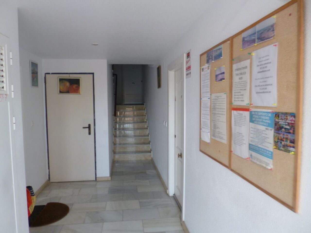 For sale - 3 Bedroom 2 Bathroom Apartment in Playa Flamenca -  - Alicante