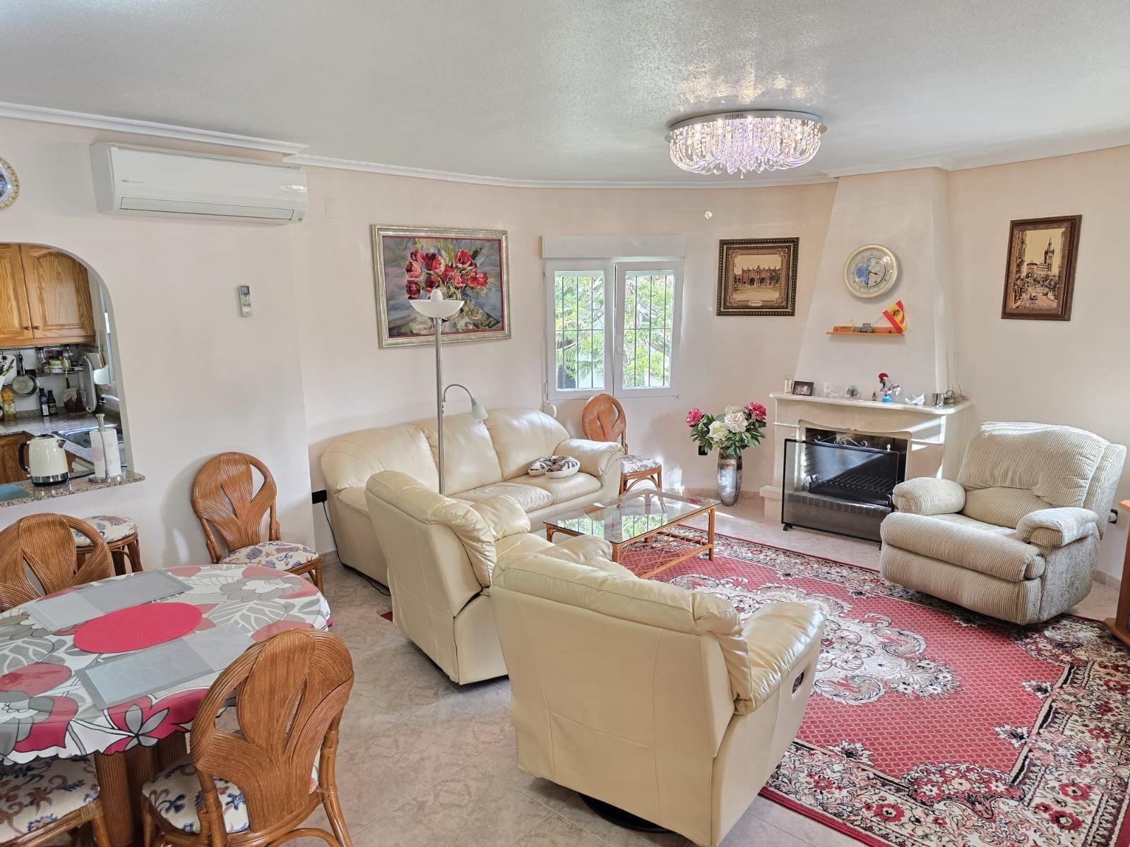 For sale - 3 Bedroom 2 Bathroom Villa in Orihuela Costa - Playa Flamenca  - Alicante