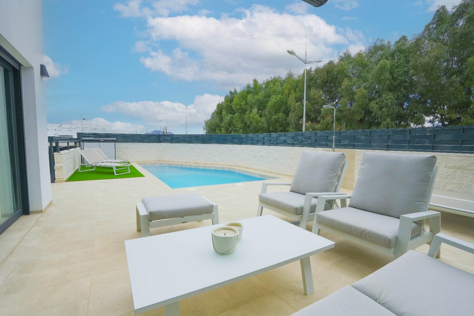 For sale - 3 Bedroom 2 Bathroom Villa in Dolores - Dolores  - Alicante