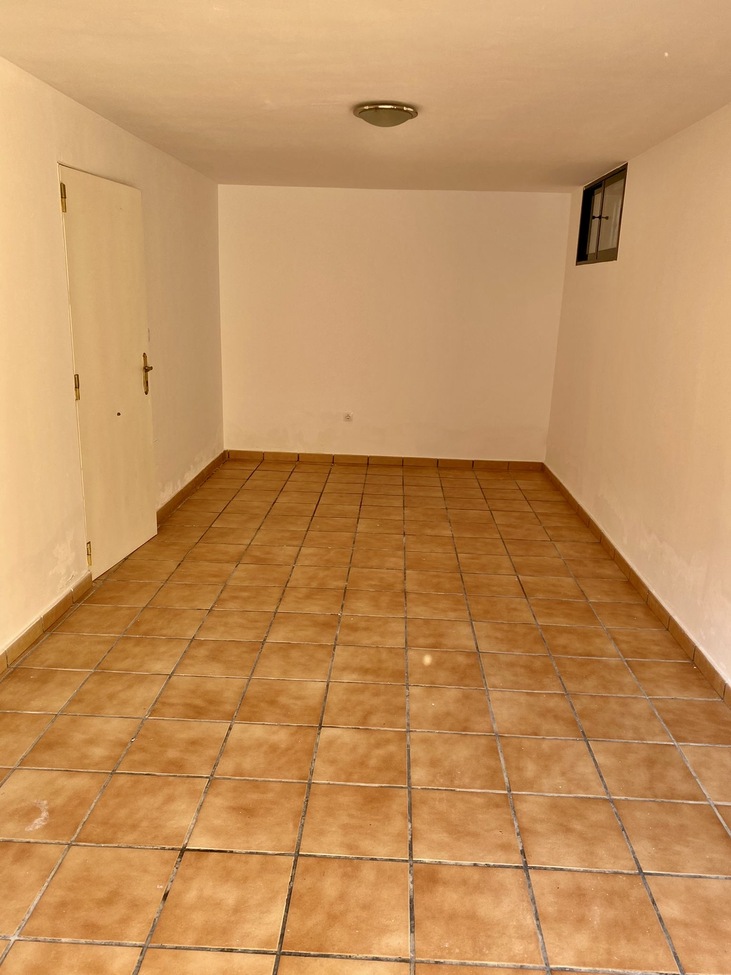 For sale - 3 Bedroom 2 Bathroom Semi Detached in Villamartin -  - Alicante