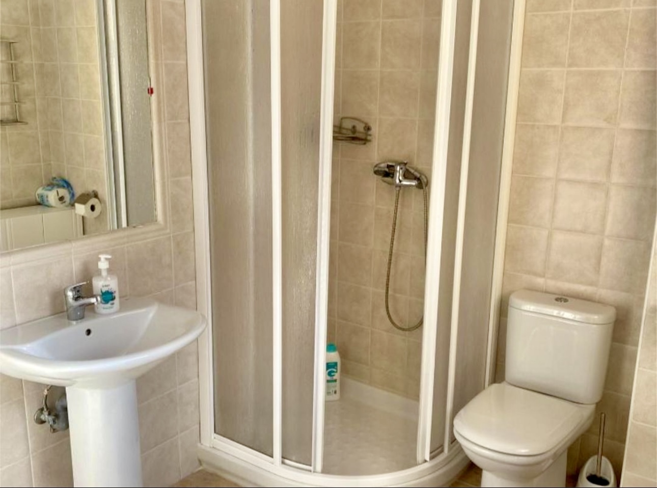 For sale - 3 Bedroom 2 Bathroom Semi Detached in Villamartin -  - Alicante