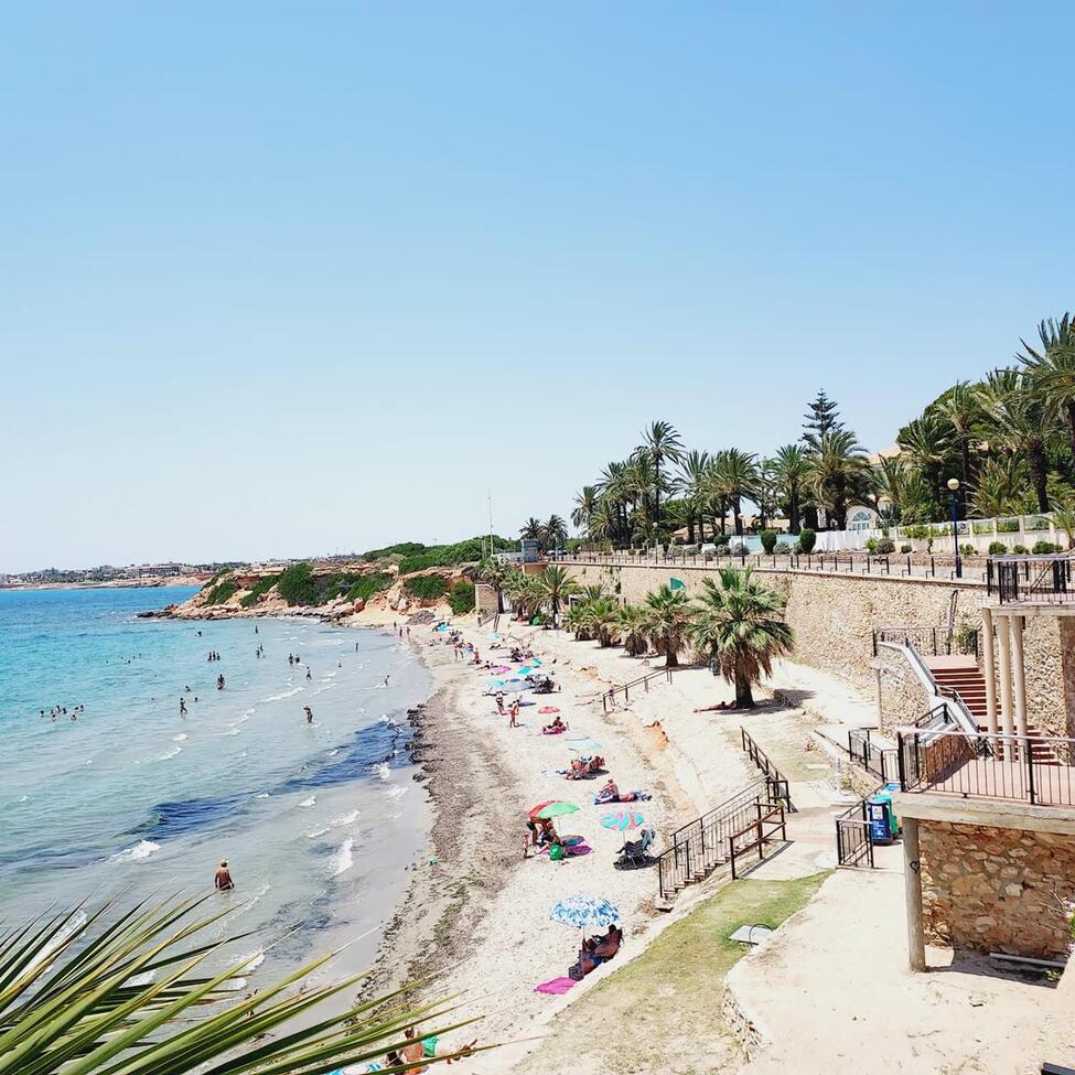 For sale - 4 Bedroom 2 Bathroom Villa in Punta Prima  - Punta Prima  - Alicante