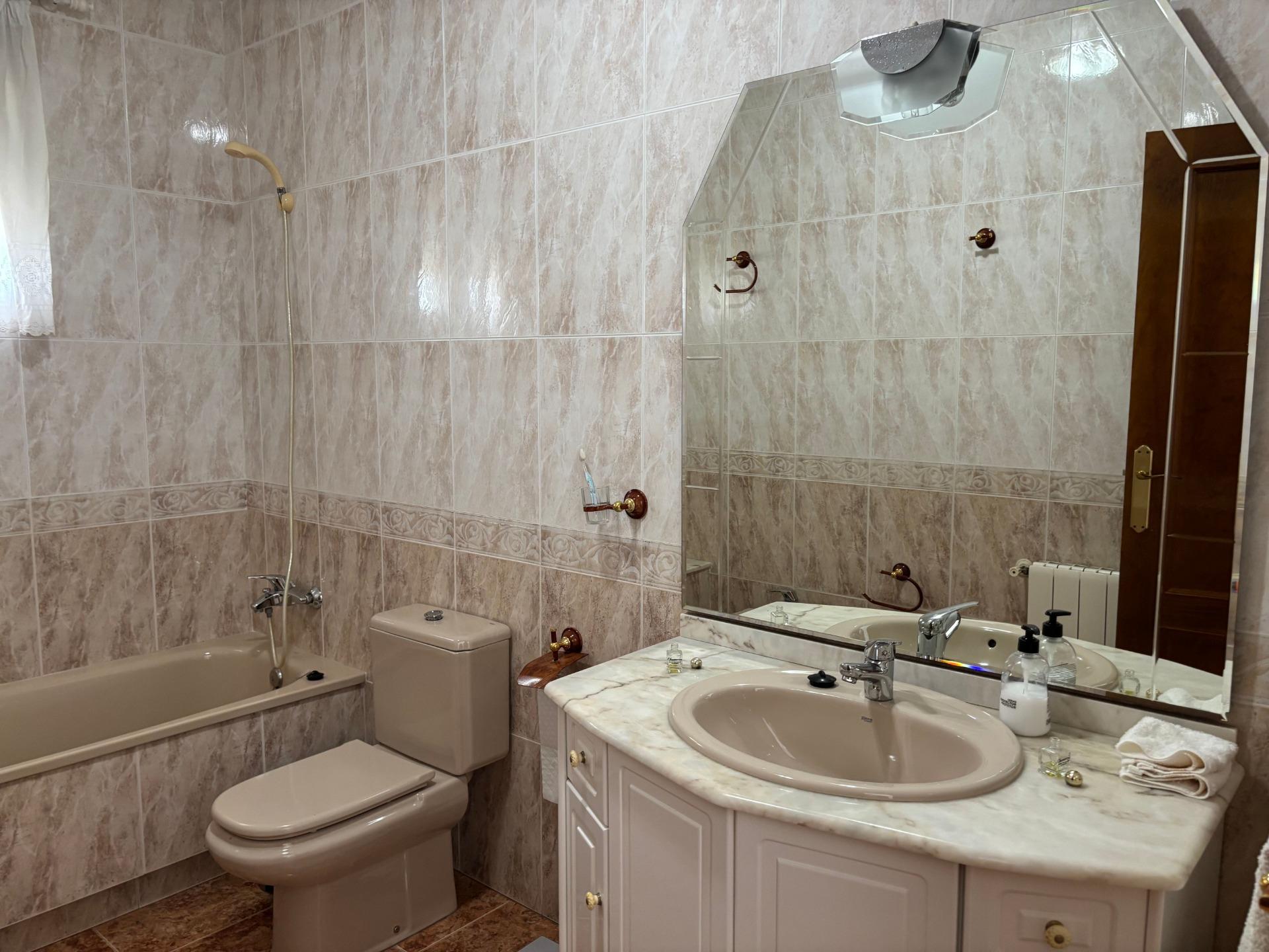 For sale - 5 Bedroom 3 Bathroom Town House in Formentera del Segura - Pueblo 5  - Alicante