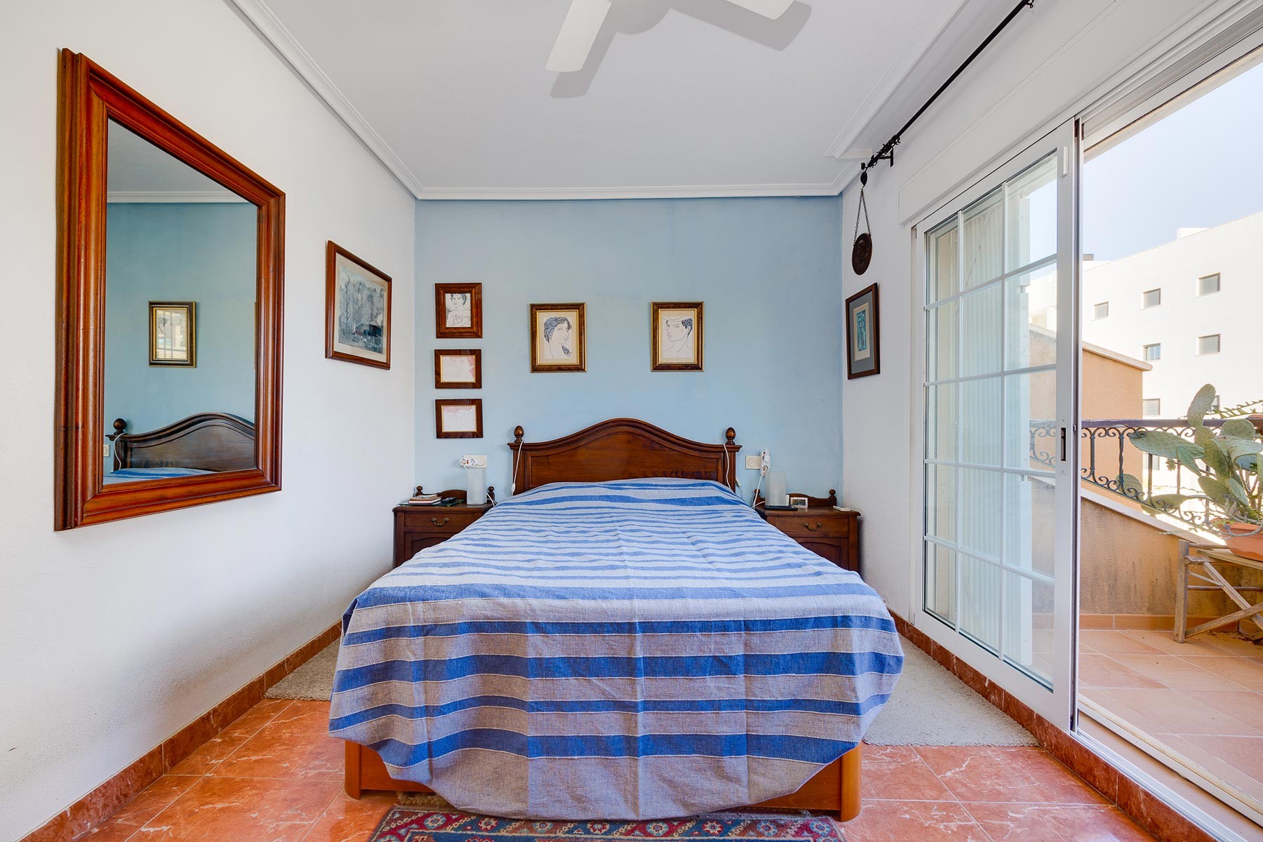 For sale - 4 Bedroom 2 Bathroom Villa in Villamartin - Costa Blanca  - Alicante