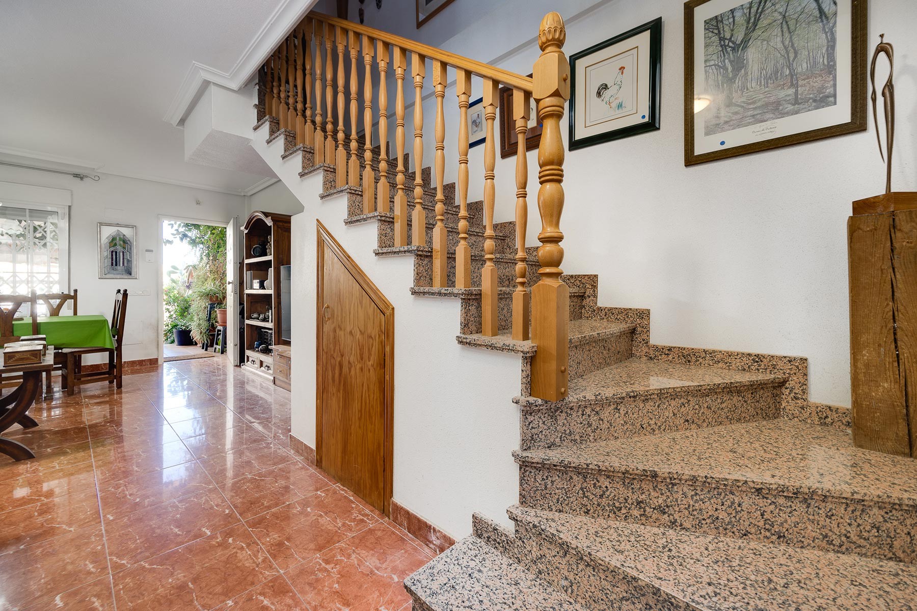 For sale - 4 Bedroom 2 Bathroom Villa in Villamartin - Costa Blanca  - Alicante