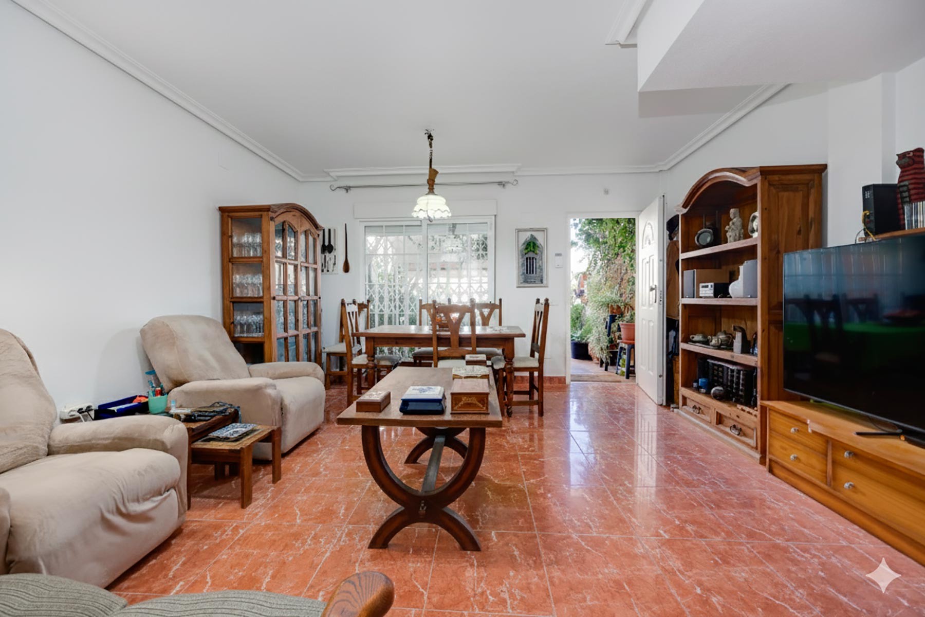 For sale - 4 Bedroom 2 Bathroom Villa in Villamartin - Costa Blanca  - Alicante