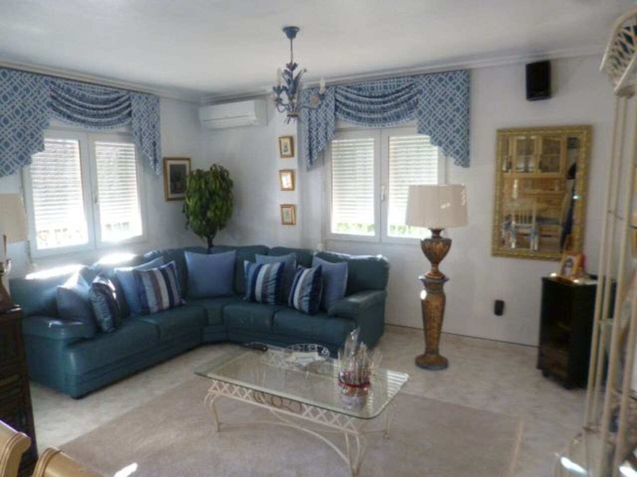 For sale - 3 Bedroom 2 Bathroom Villa in Playa Flamenca - Costa Blanca  - Alicante