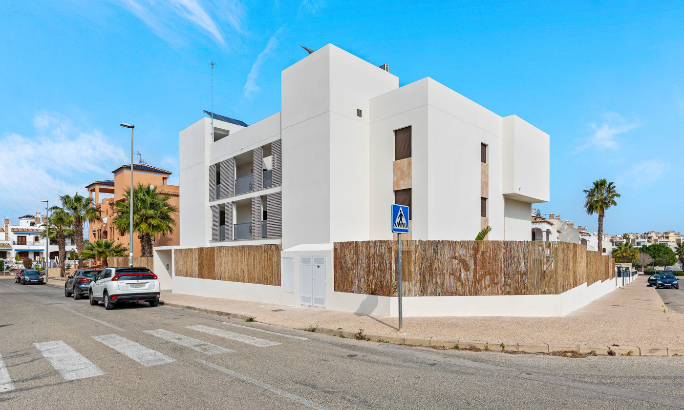 For sale - 2 Bedroom 2 Bathroom Apartment in Villamartin - Costa Blanca  - Alicante