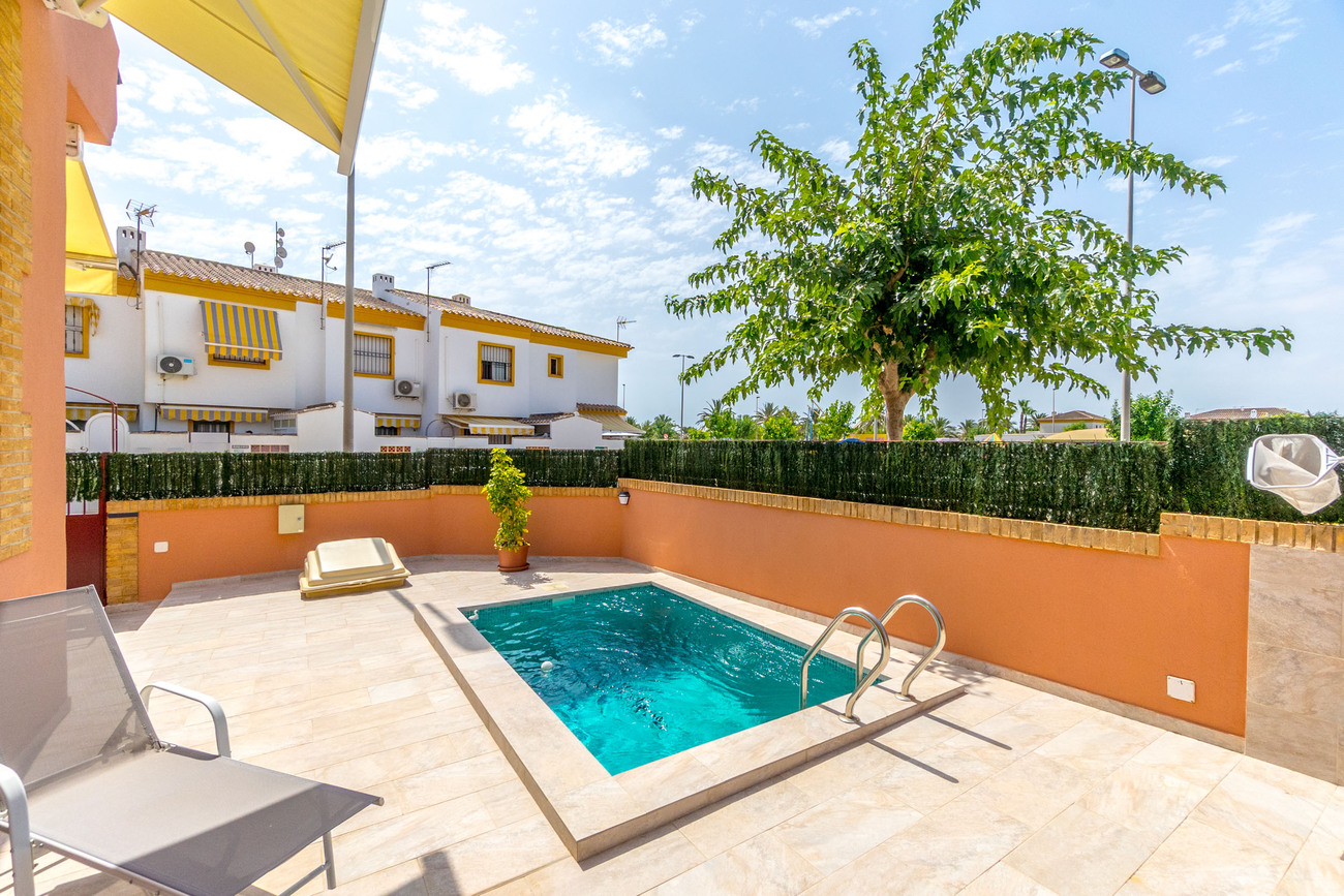 For sale - 3 Bedroom 3 Bathroom Villa in Torre de La Horadada - Costa Blanca  - Alicante
