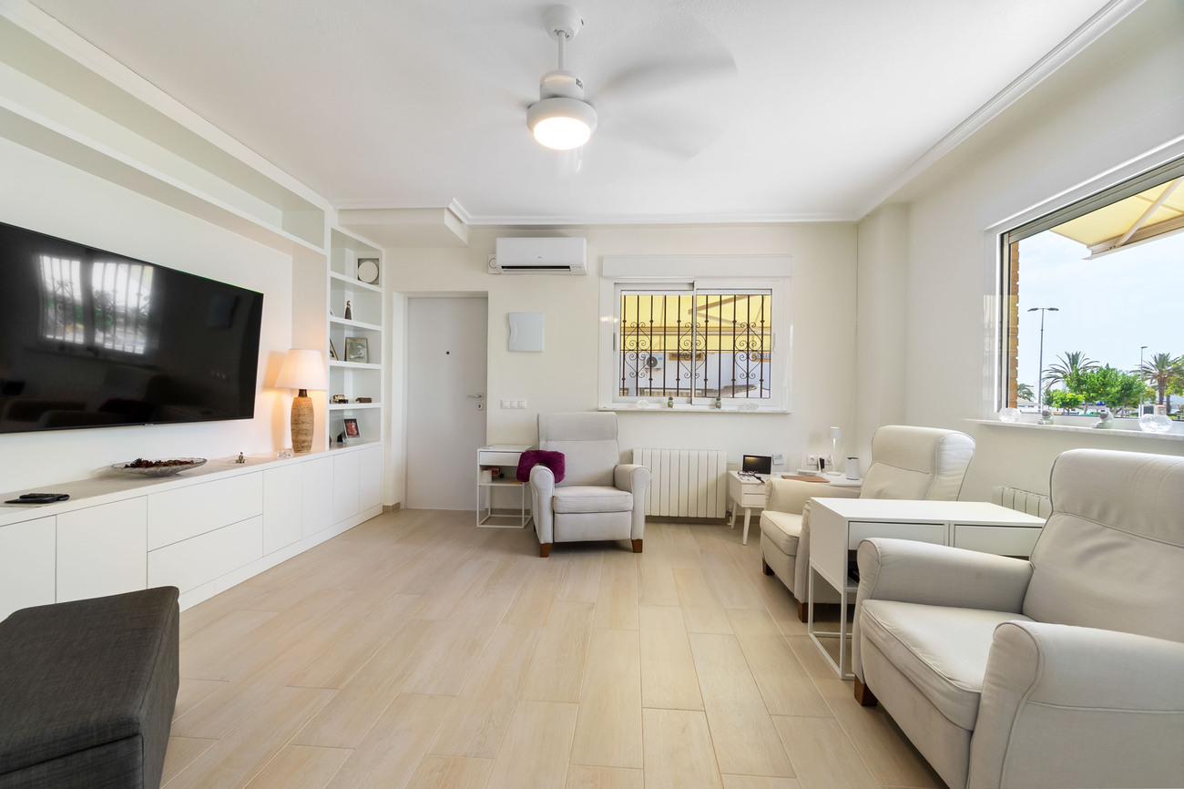 For sale - 3 Bedroom 3 Bathroom Villa in Torre de La Horadada - Costa Blanca  - Alicante