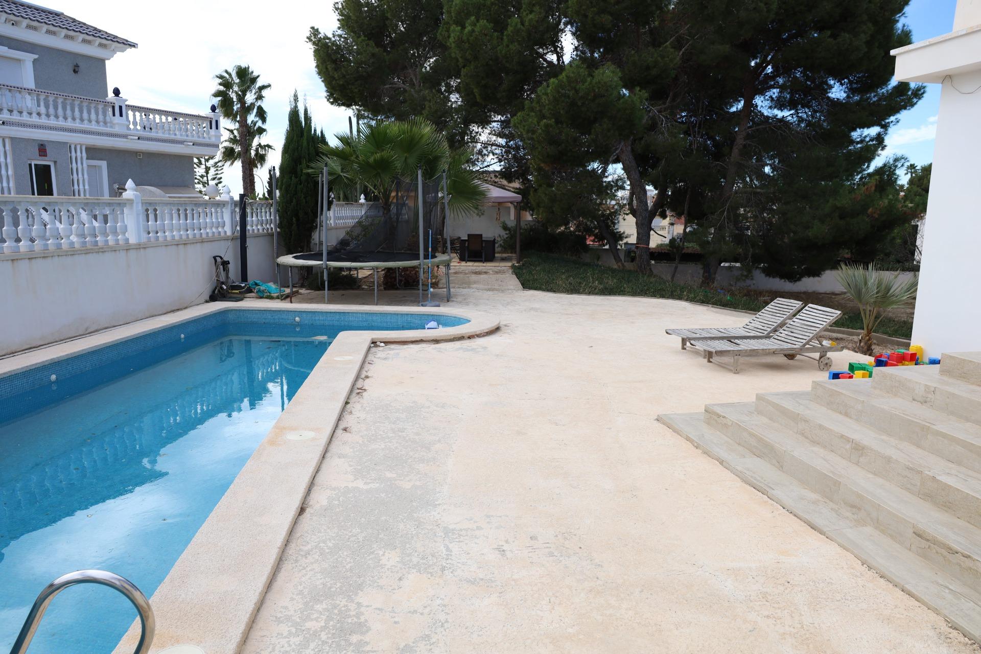 For sale - 5 Bedroom 3 Bathroom Villa in Ciudad Quesada - Costa Blanca Sur  - Alicante