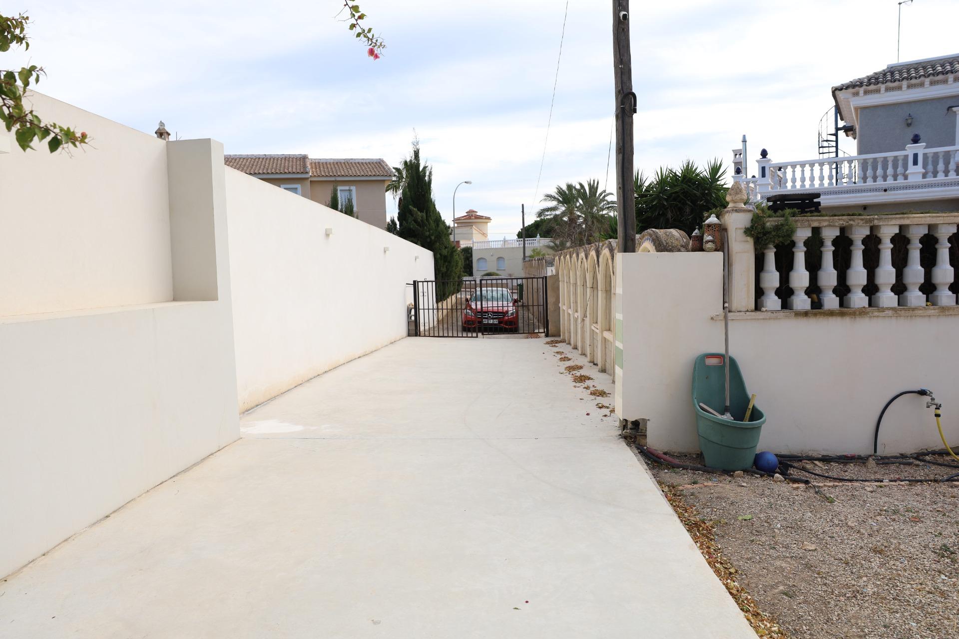 For sale - 5 Bedroom 3 Bathroom Villa in Ciudad Quesada - Costa Blanca Sur  - Alicante