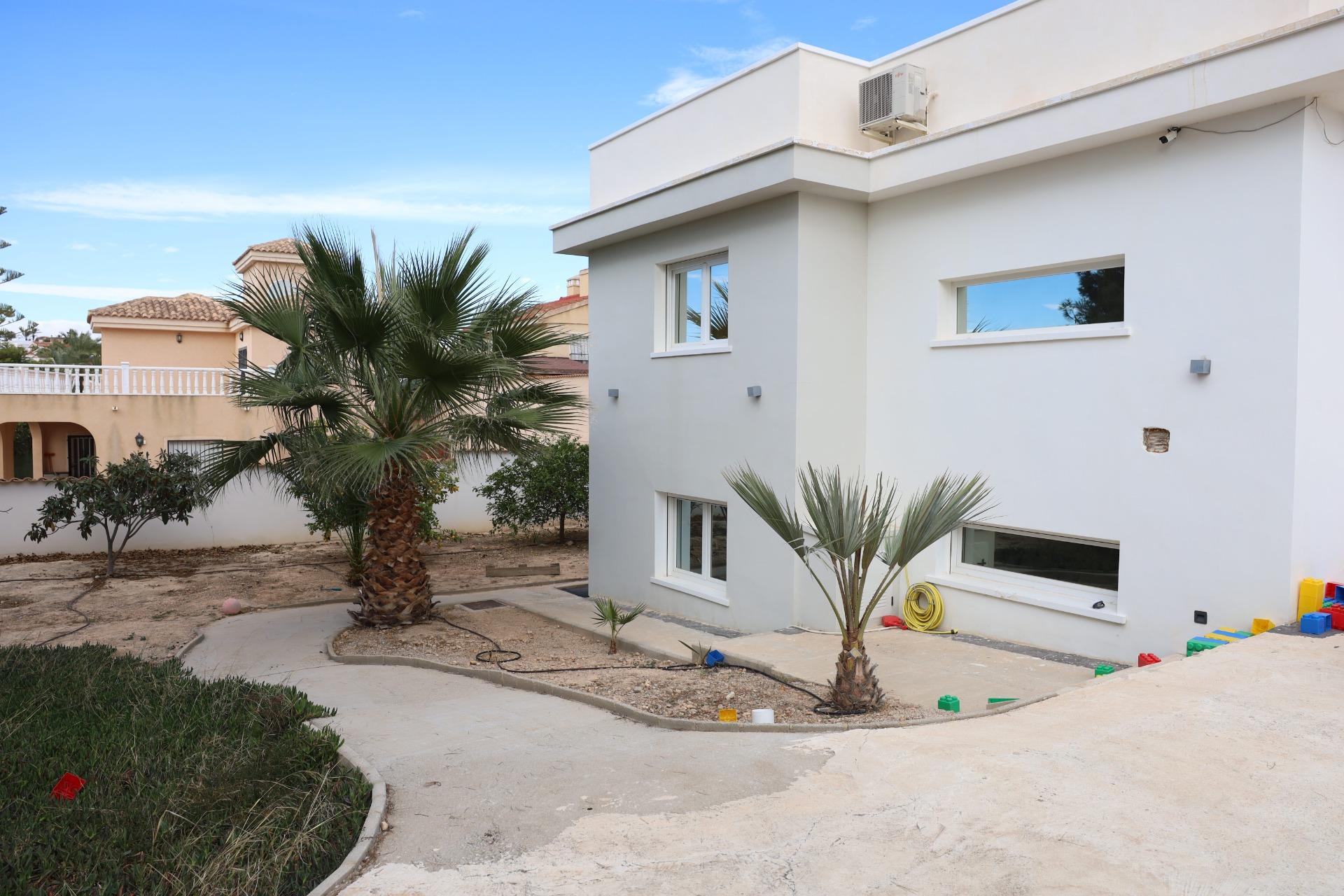 For sale - 5 Bedroom 3 Bathroom Villa in Ciudad Quesada - Costa Blanca Sur  - Alicante