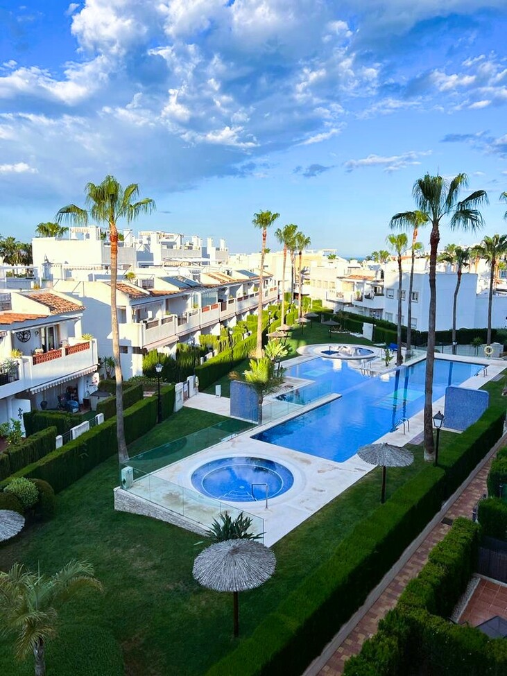 For sale - 3 Bedroom 2 Bathroom Apartment in Villamartin - Villamartin  - Alicante