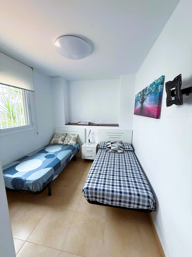 For sale - 3 Bedroom 2 Bathroom Apartment in Villamartin - Villamartin  - Alicante