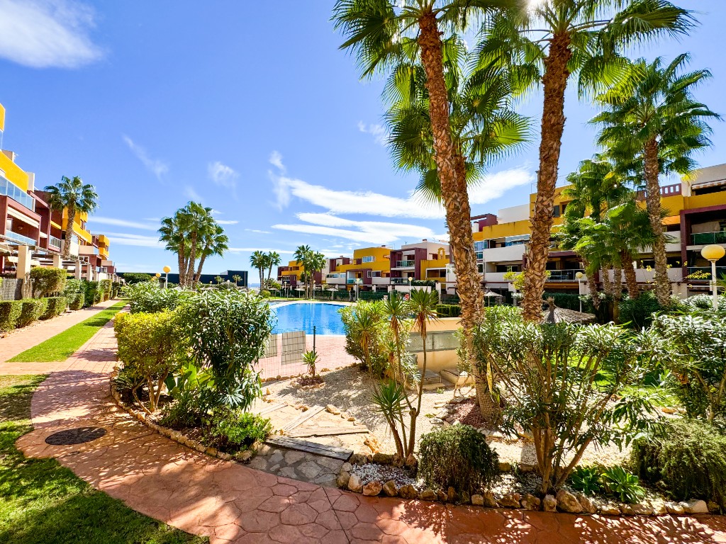 For sale - 2 Bedroom 1 Bathroom Apartamento in Playa Flamenca - Playa Flamenca  - Alicante