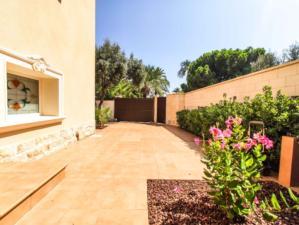 For sale - 6 Bedroom 8 Bathroom Villa in Cabo Roig - Cabo Roig  - Alicante