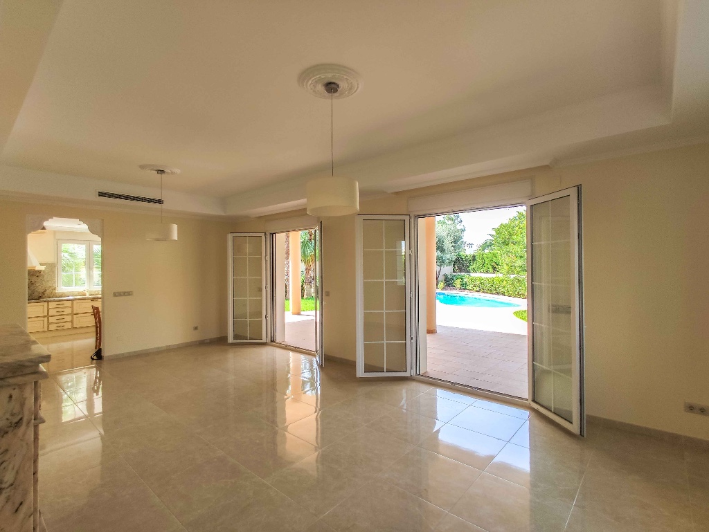 For sale - 6 Bedroom 8 Bathroom Villa in Cabo Roig - Cabo Roig  - Alicante