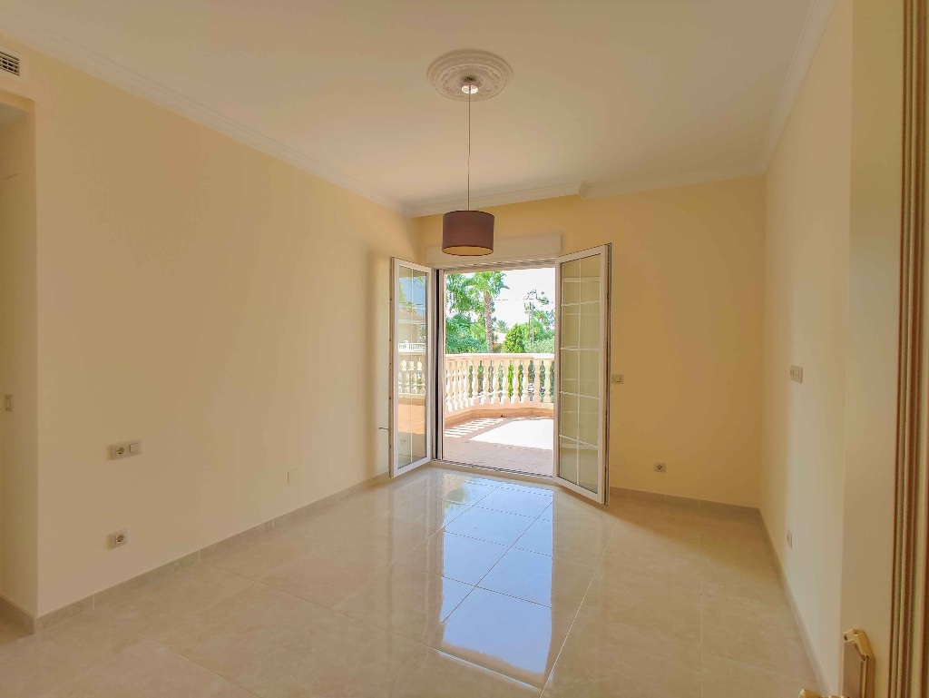 For sale - 6 Bedroom 8 Bathroom Villa in Cabo Roig - Cabo Roig  - Alicante