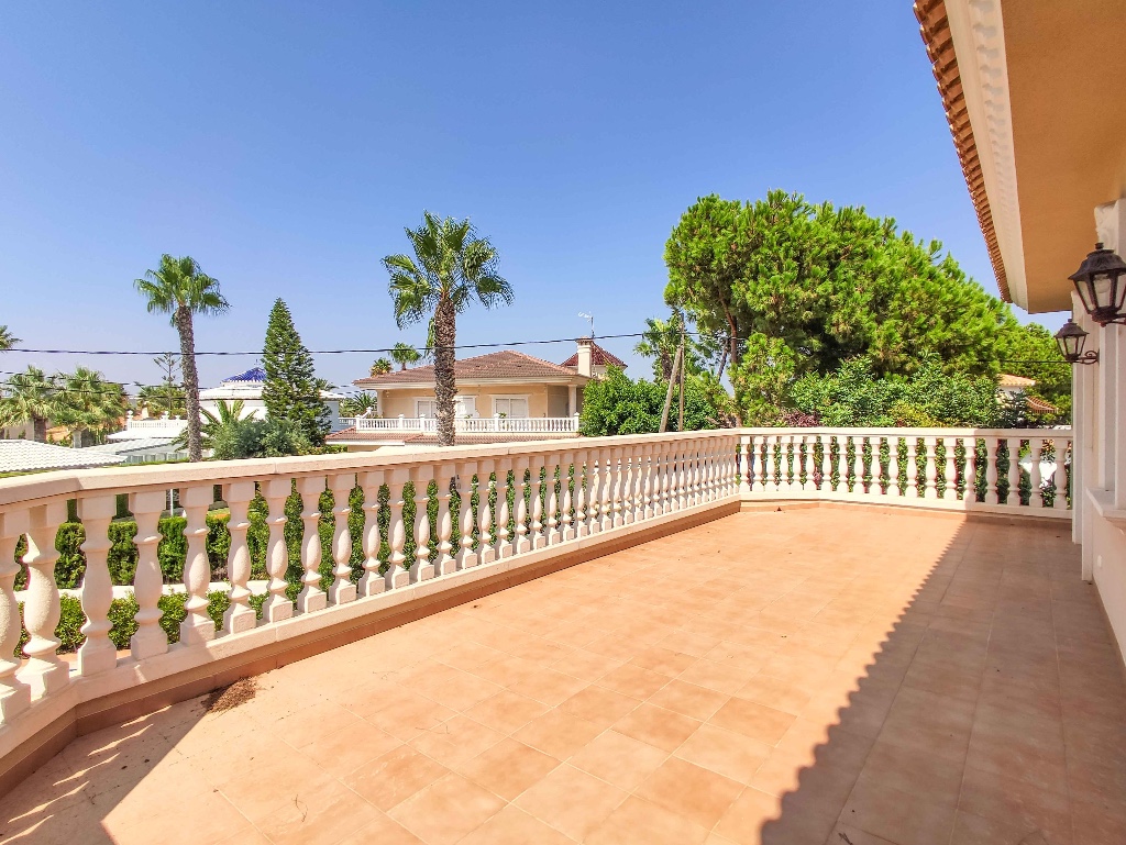 For sale - 6 Bedroom 8 Bathroom Villa in Cabo Roig - Cabo Roig  - Alicante