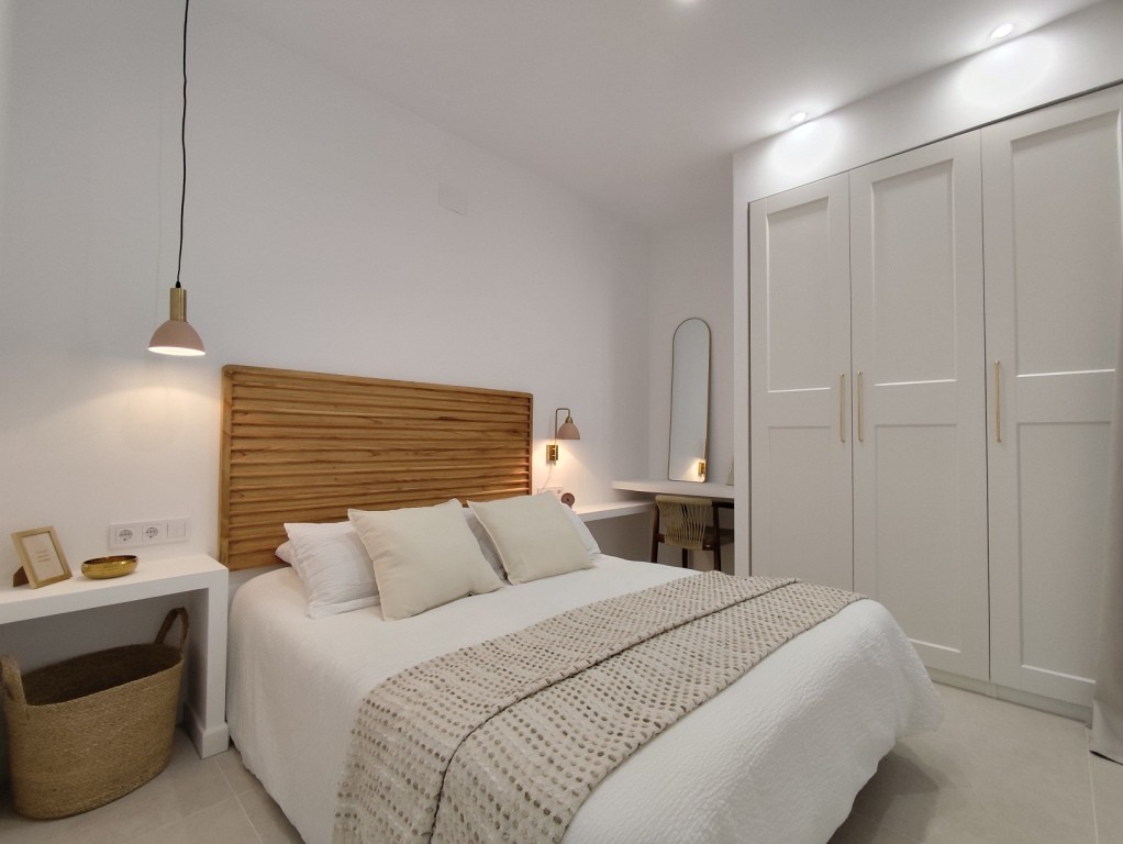 For sale - 2 Bedroom 1 Bathroom Bungalow in La Siesta -  - Alicante