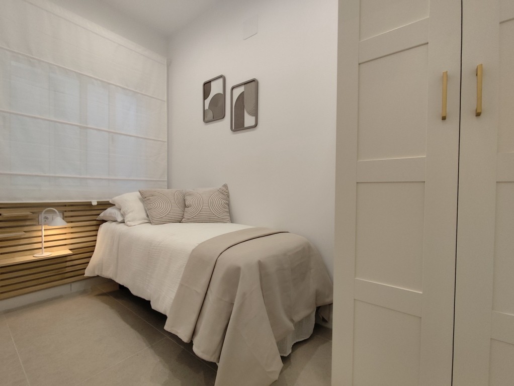 For sale - 2 Bedroom 1 Bathroom Bungalow in La Siesta -  - Alicante