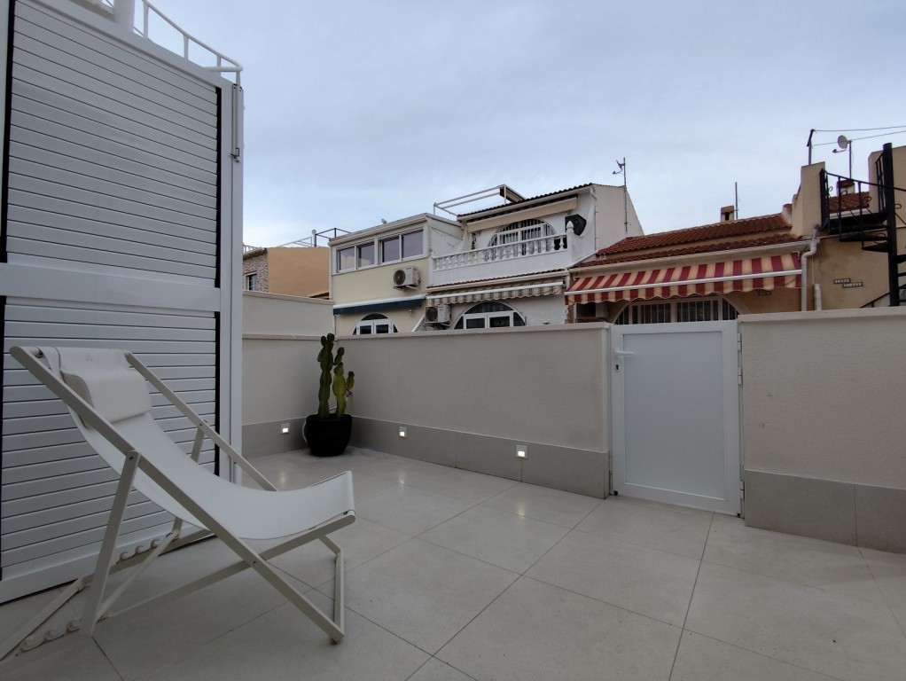 For sale - 2 Bedroom 1 Bathroom Bungalow in La Siesta -  - Alicante