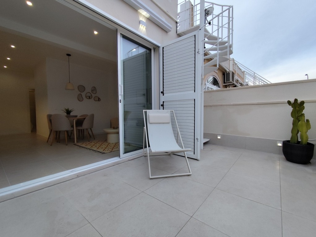 For sale - 2 Bedroom 1 Bathroom Bungalow in La Siesta -  - Alicante