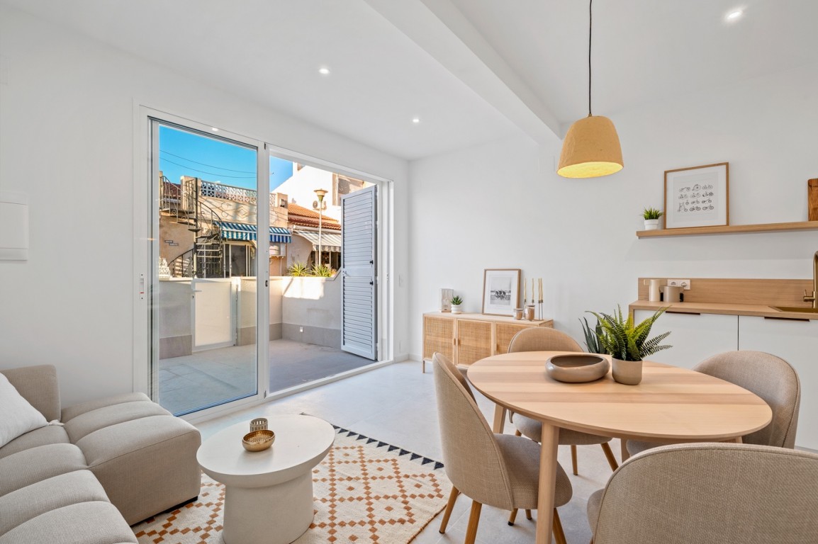 For sale - 2 Bedroom 1 Bathroom Bungalow in La Siesta -  - Alicante