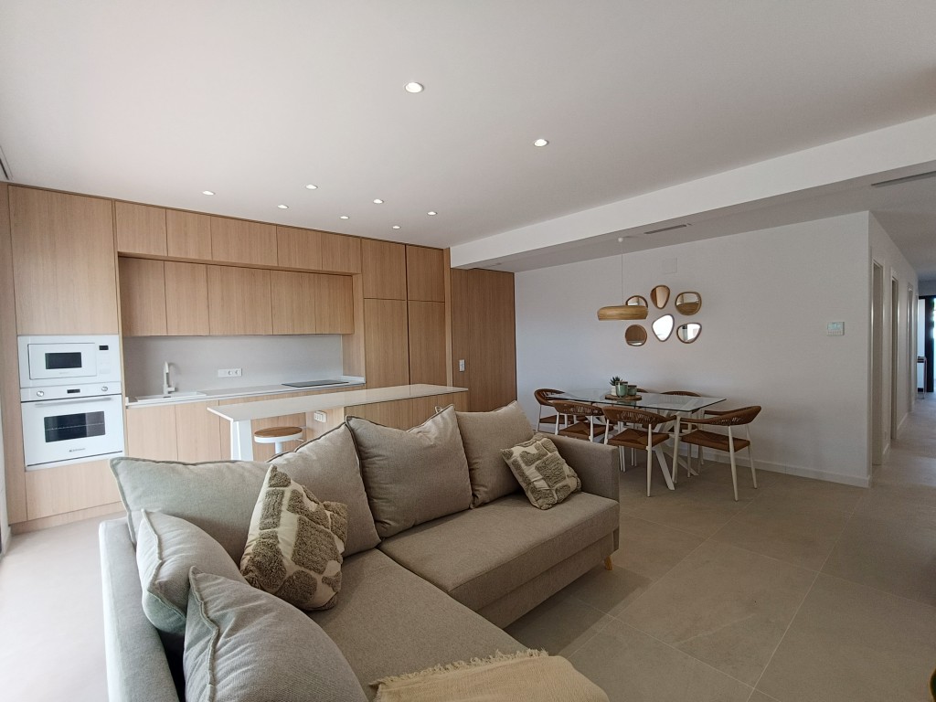 For sale - 3 Bedroom 2 Bathroom Villa in El Chaparral - El Chaparral - Alicante