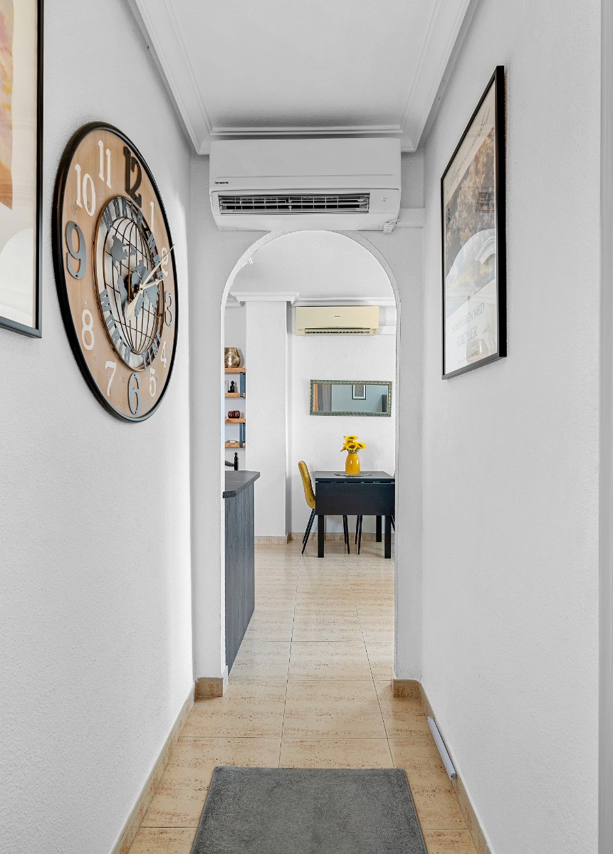 For sale - 3 Bedroom 2 Bathroom Apartment in Torrevieja - Torrevieja  - Alicante