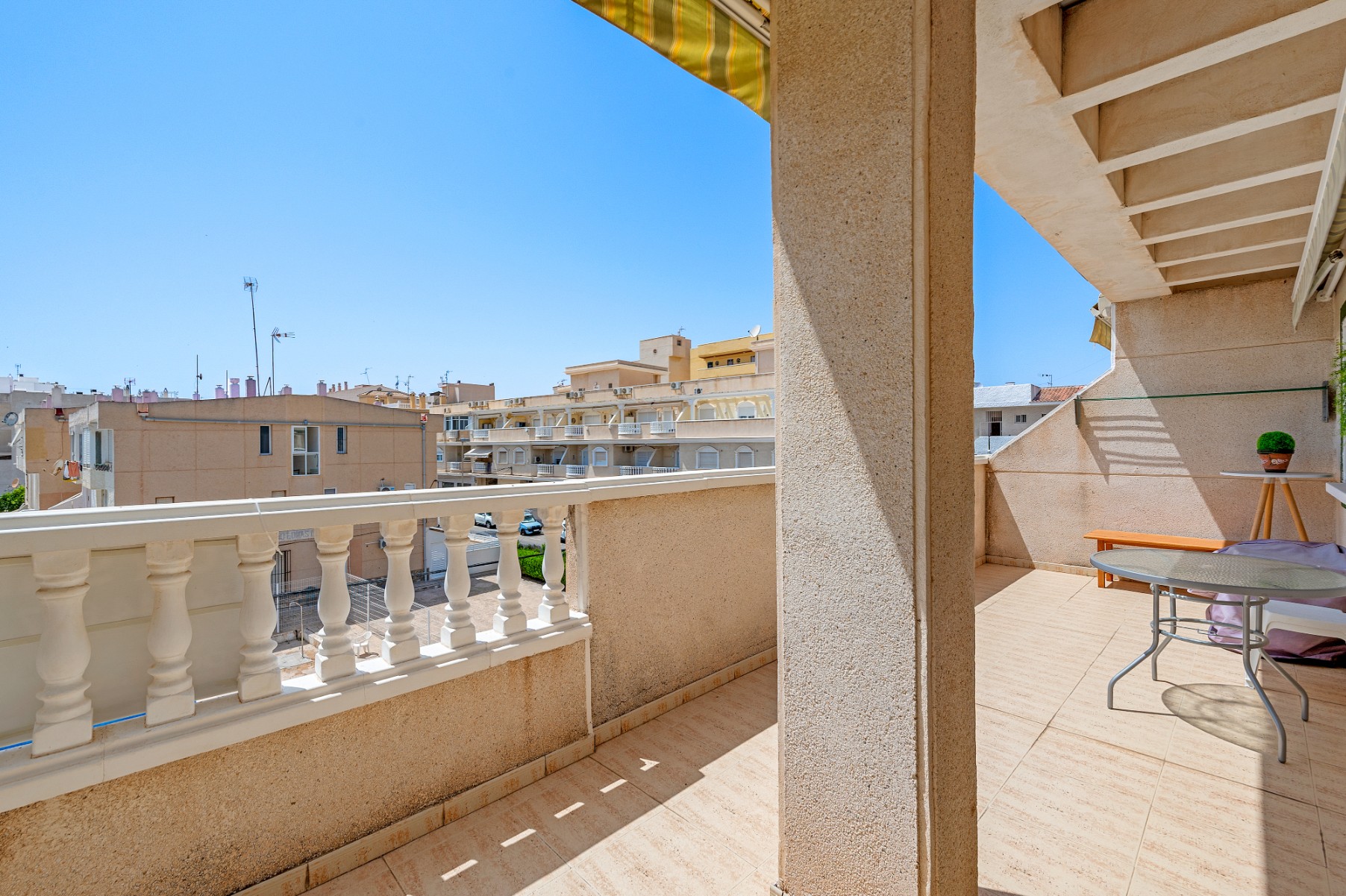 For sale - 3 Bedroom 2 Bathroom Apartment in Torrevieja - Torrevieja  - Alicante