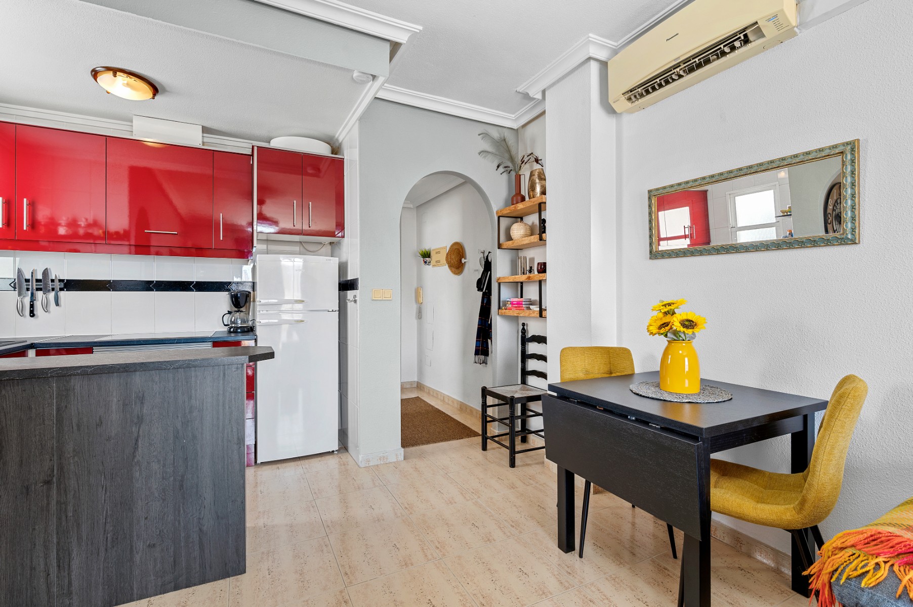 For sale - 3 Bedroom 2 Bathroom Apartment in Torrevieja - Torrevieja  - Alicante