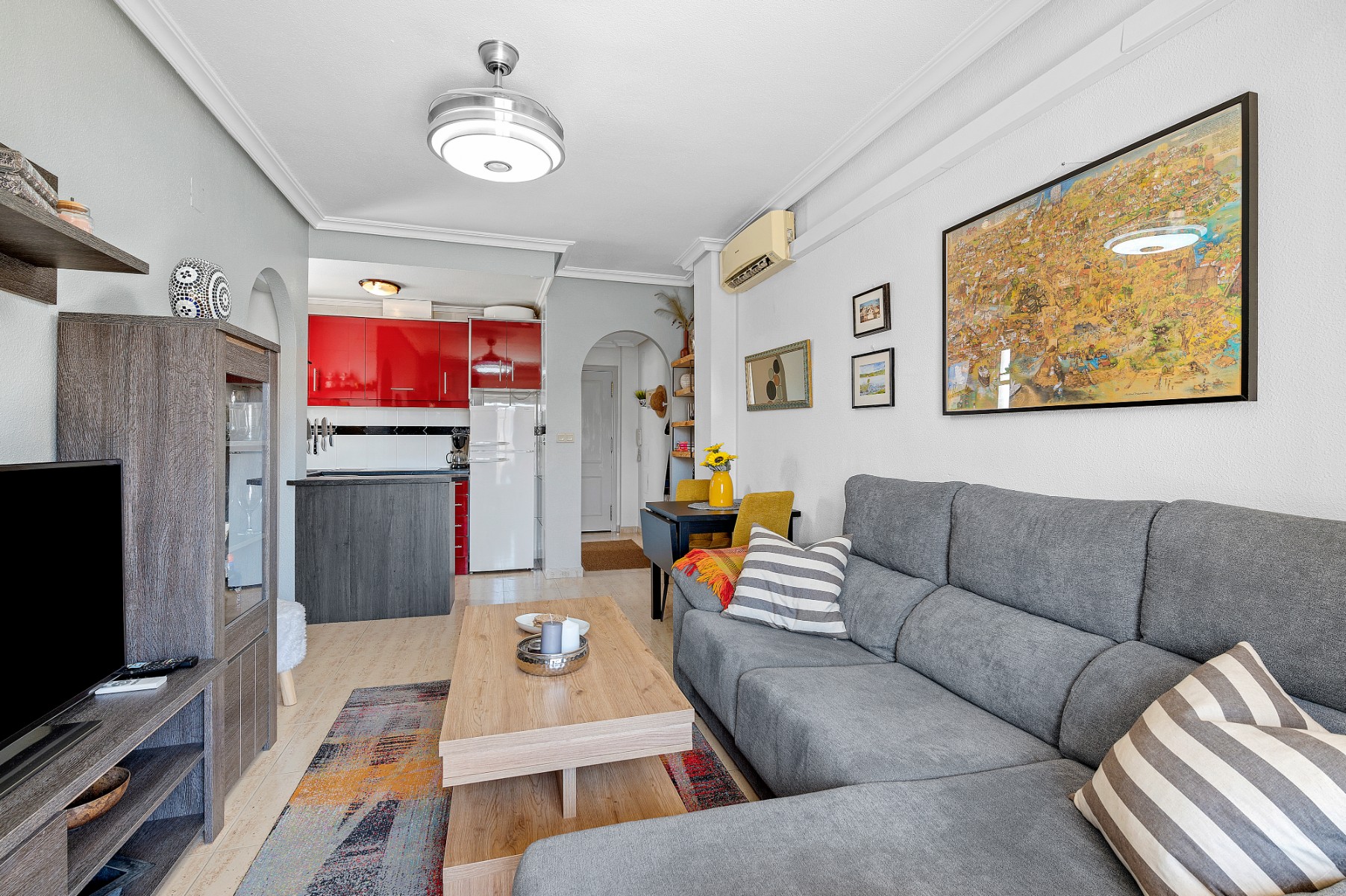 For sale - 3 Bedroom 2 Bathroom Apartment in Torrevieja - Torrevieja  - Alicante