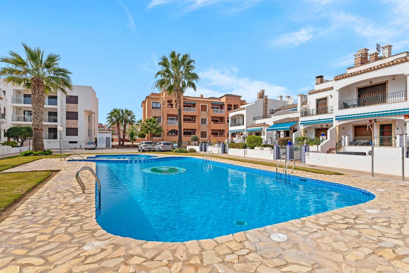 For sale - 2 Bedroom 2 Bathroom Apartment in Orihuela Costa - Villamartin  - Alicante