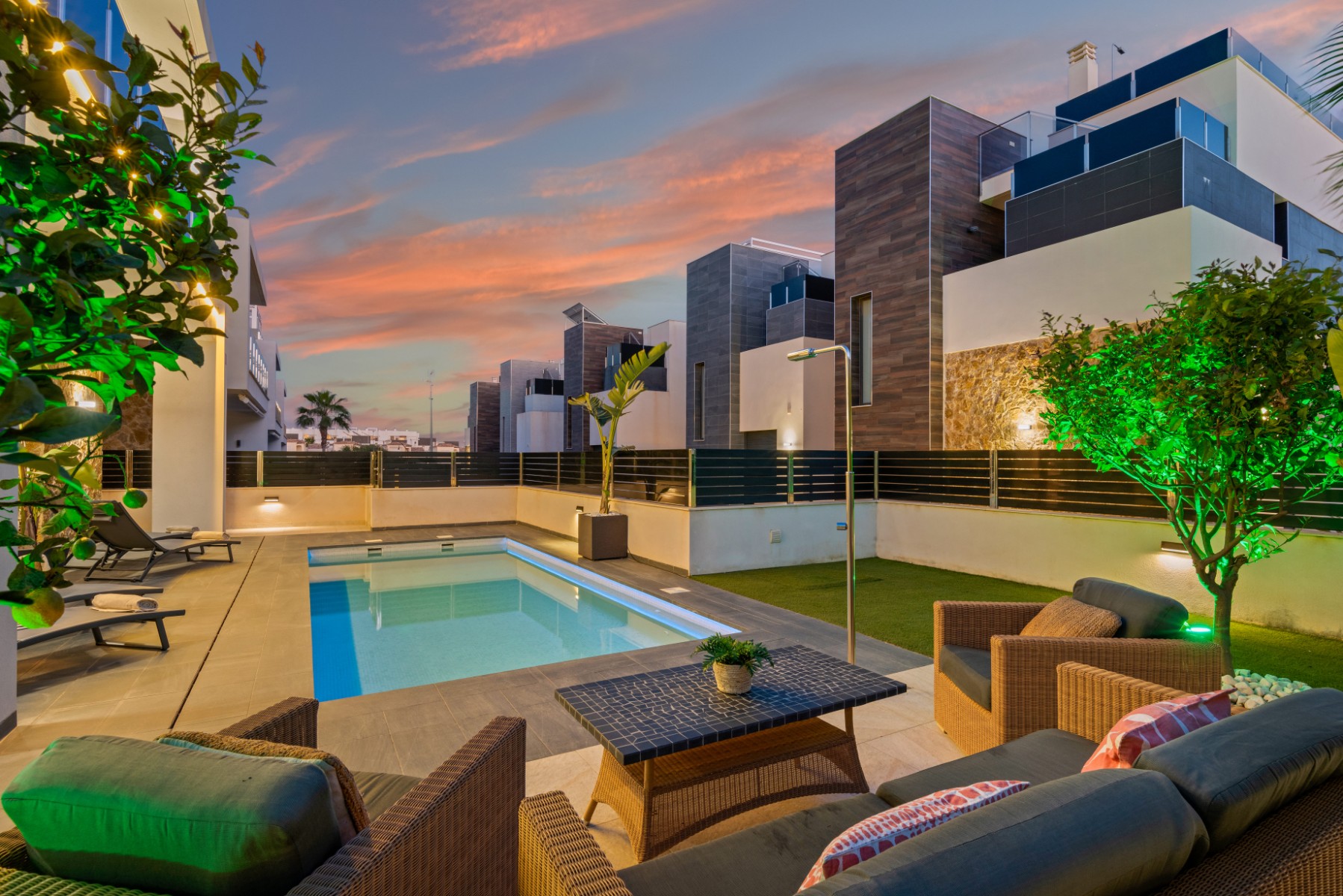 For sale - 4 Bedroom 4 Bathroom Villa in Orihuela Costa - Lomas de Campoamor  - Alicante