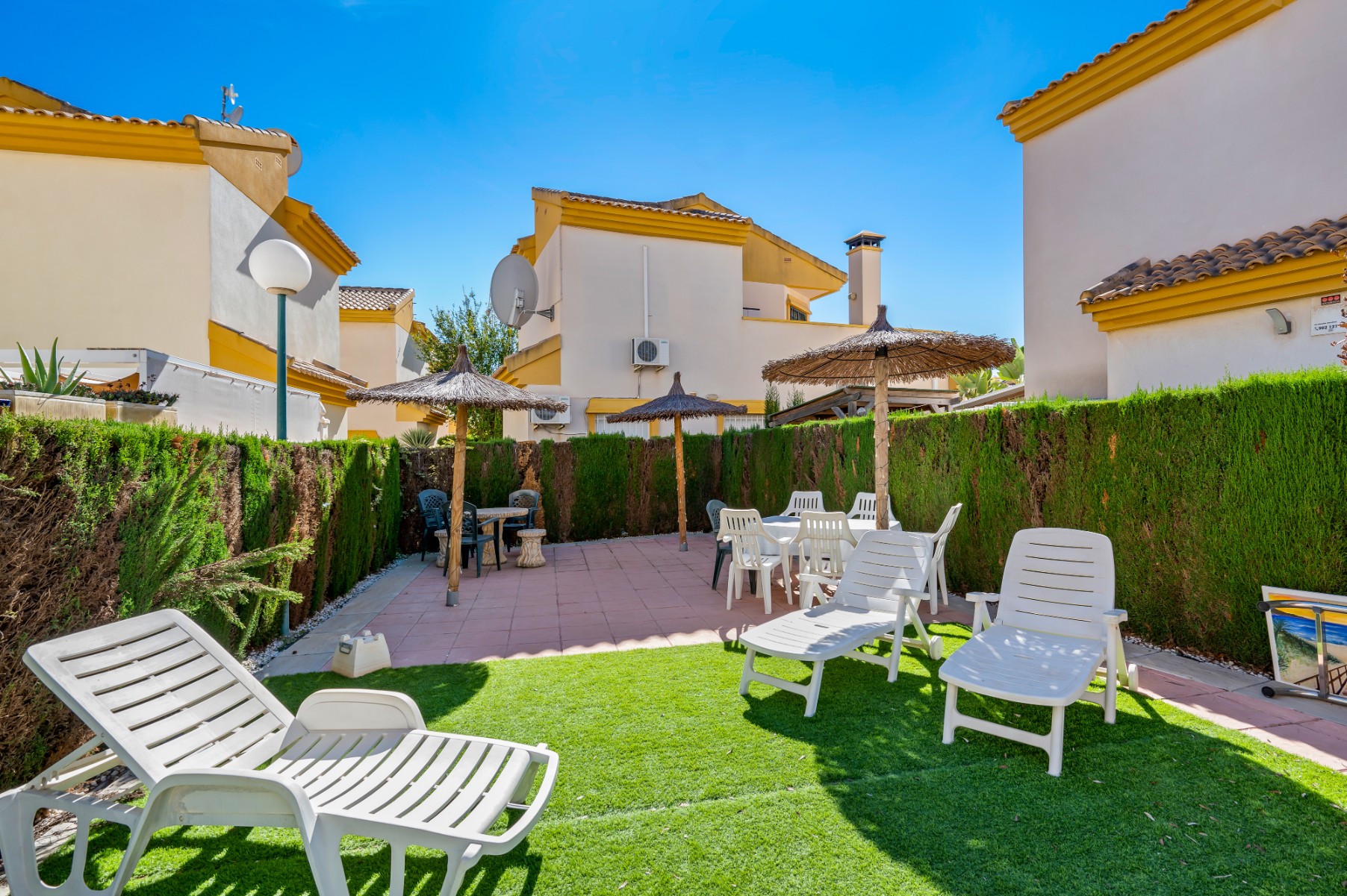 For sale - 3 Bedroom 2 Bathroom Villa in El Raso - El Raso  - Alicante