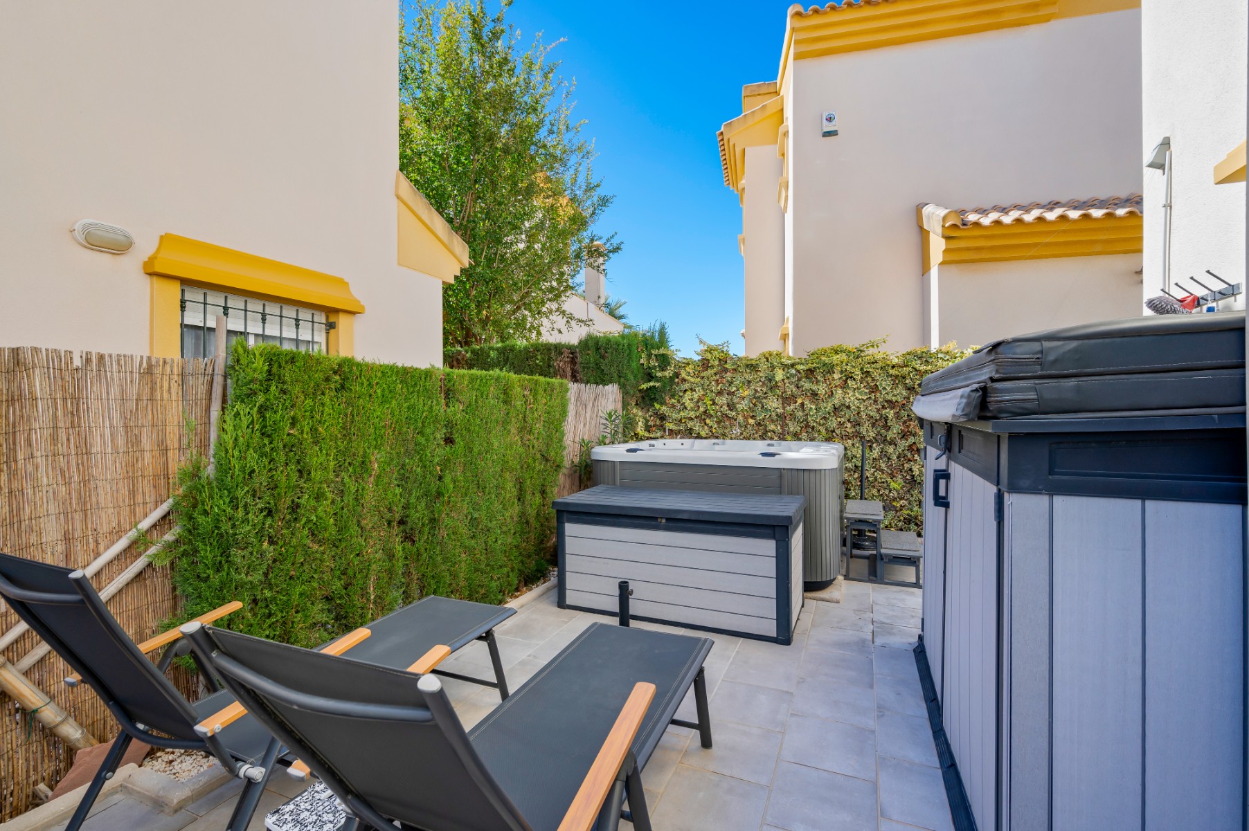 For sale - 3 Bedroom 2 Bathroom Villa in El Raso - El Raso  - Alicante