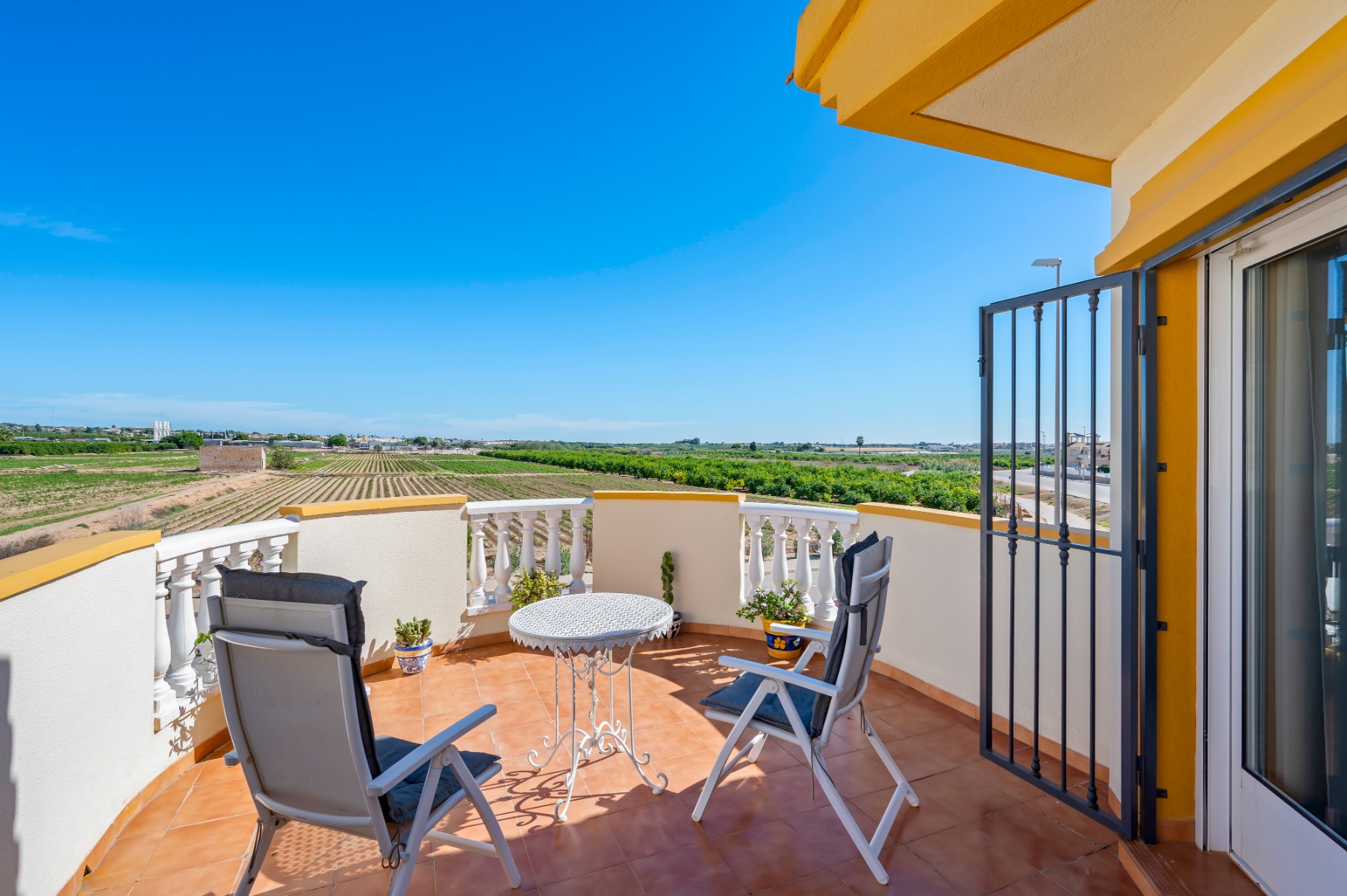 For sale - 3 Bedroom 2 Bathroom Villa in El Raso - El Raso  - Alicante