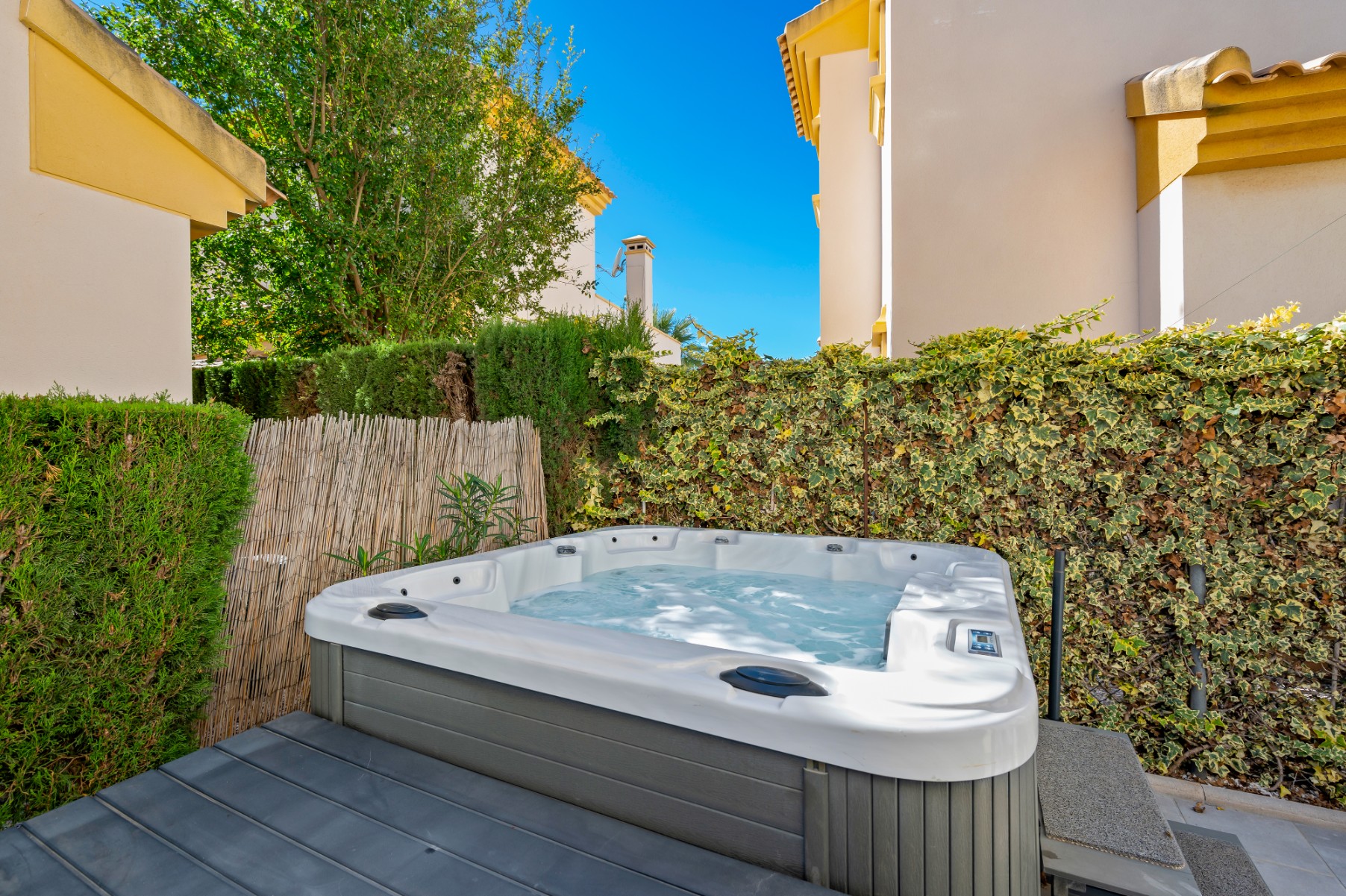 For sale - 3 Bedroom 2 Bathroom Villa in El Raso - El Raso  - Alicante