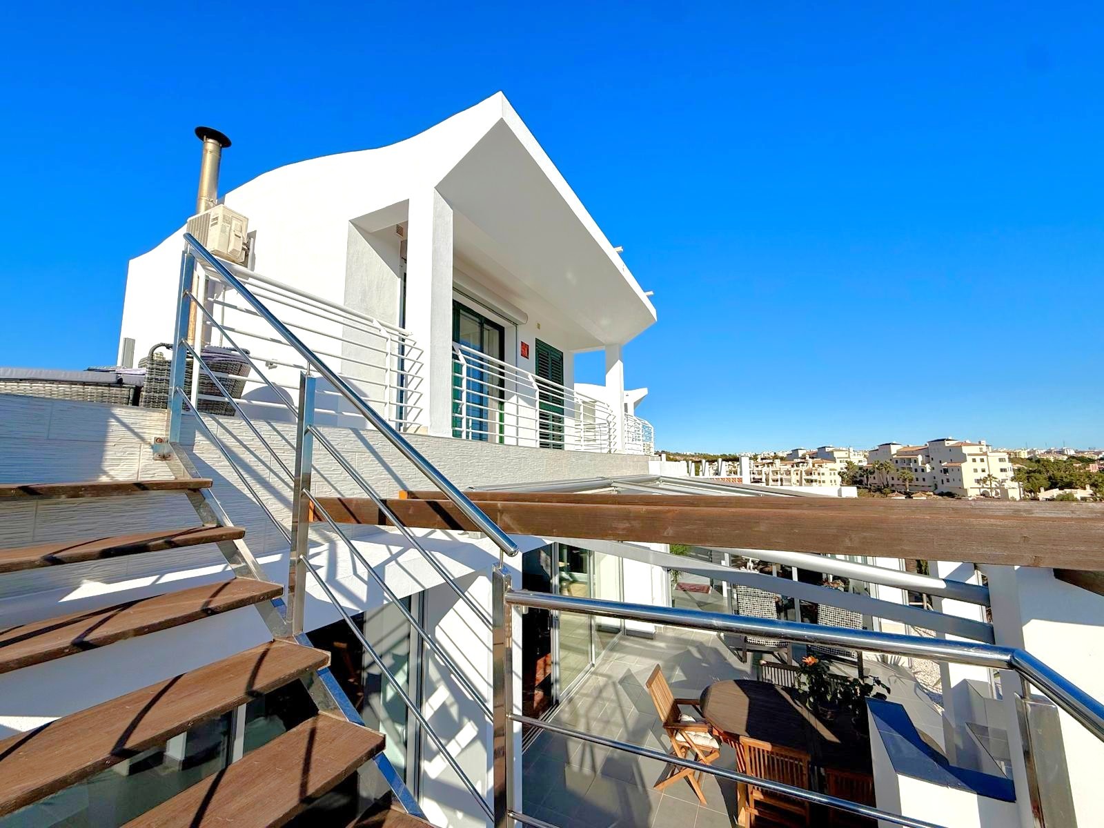 For sale - 3 Bedroom 3 Bathroom Apartment in Orihuela Costa - Las Ramblas  - Alicante