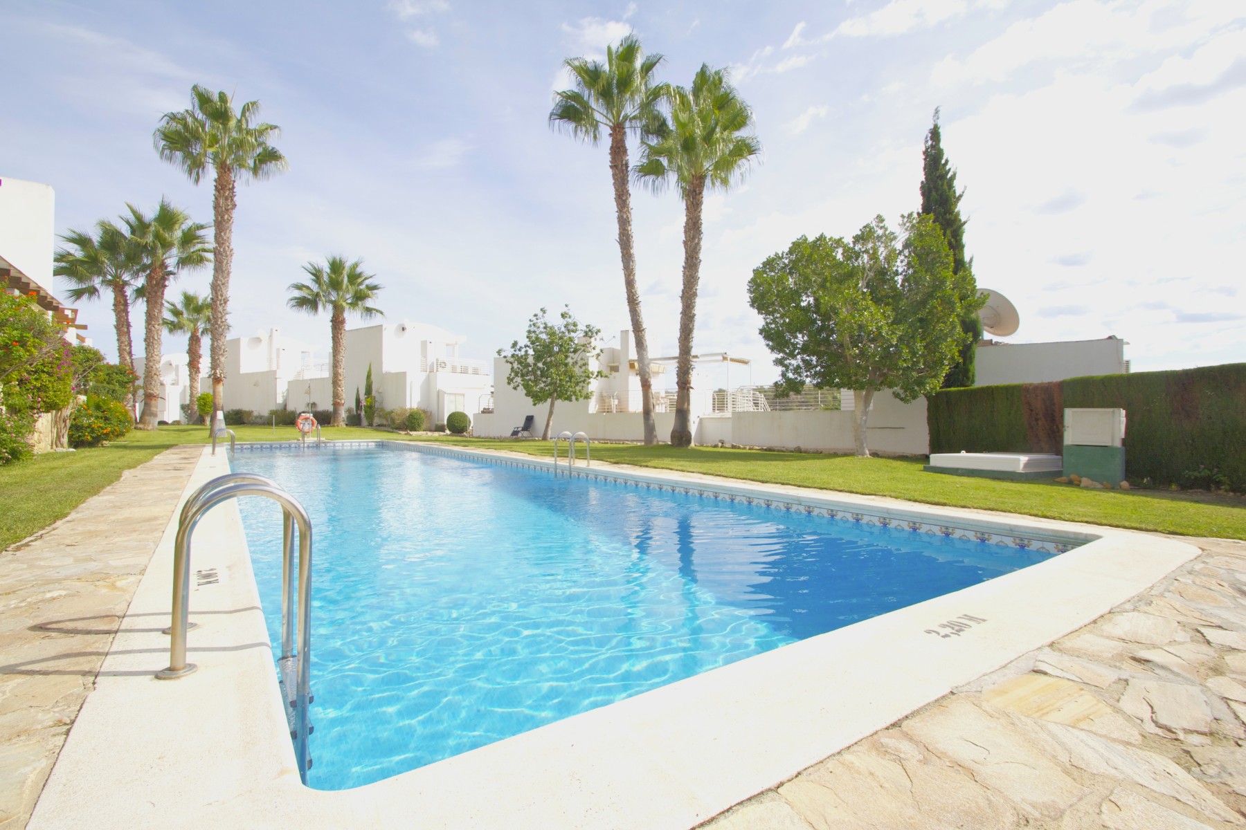 For sale - 3 Bedroom 3 Bathroom Apartment in Orihuela Costa - Las Ramblas  - Alicante