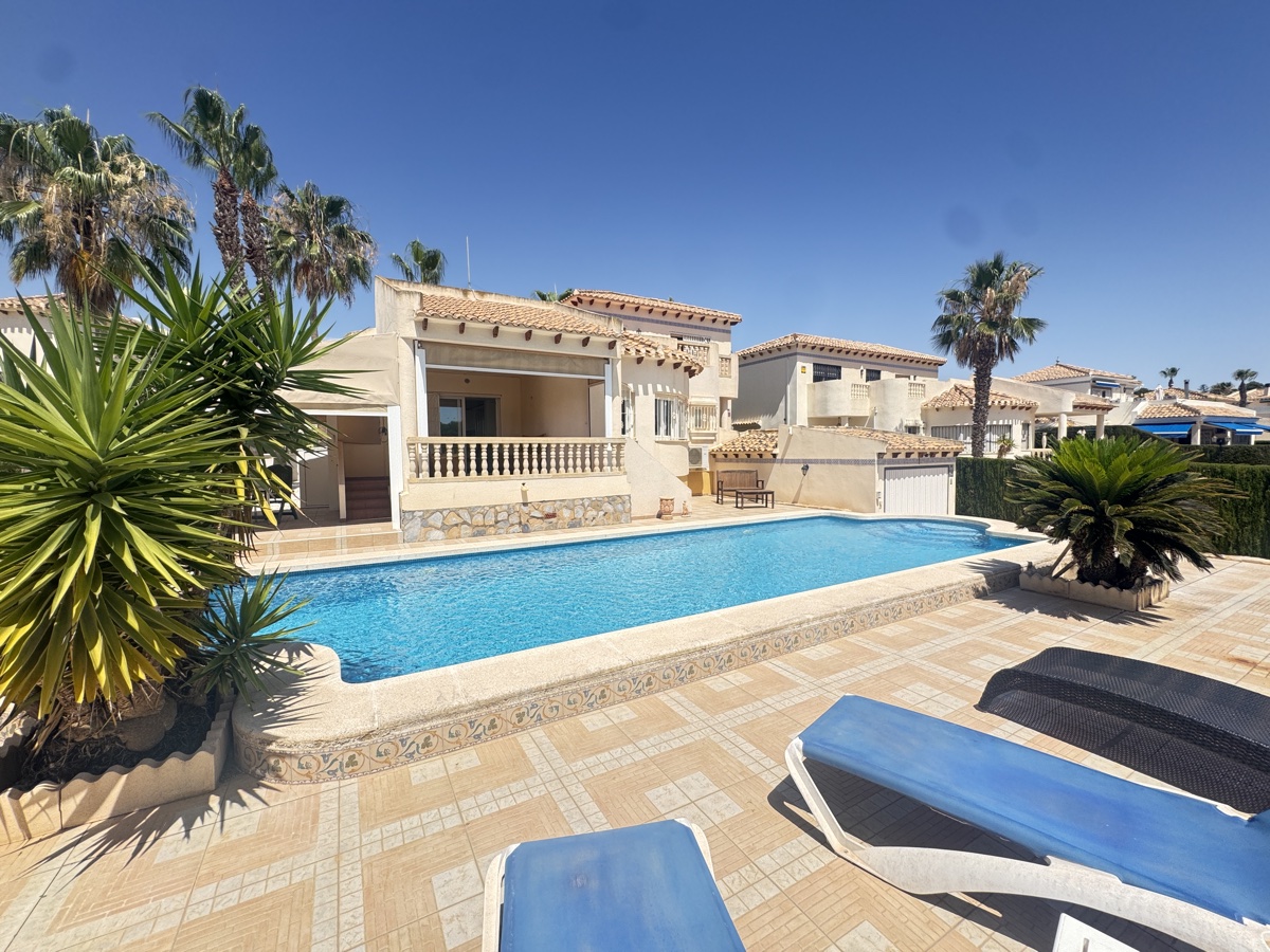 Sold - 3 Bedroom 2 Bathroom Villa in Las Ramblas Golf - , Las Ramblas Golf, Alicante, Spain - Alicante