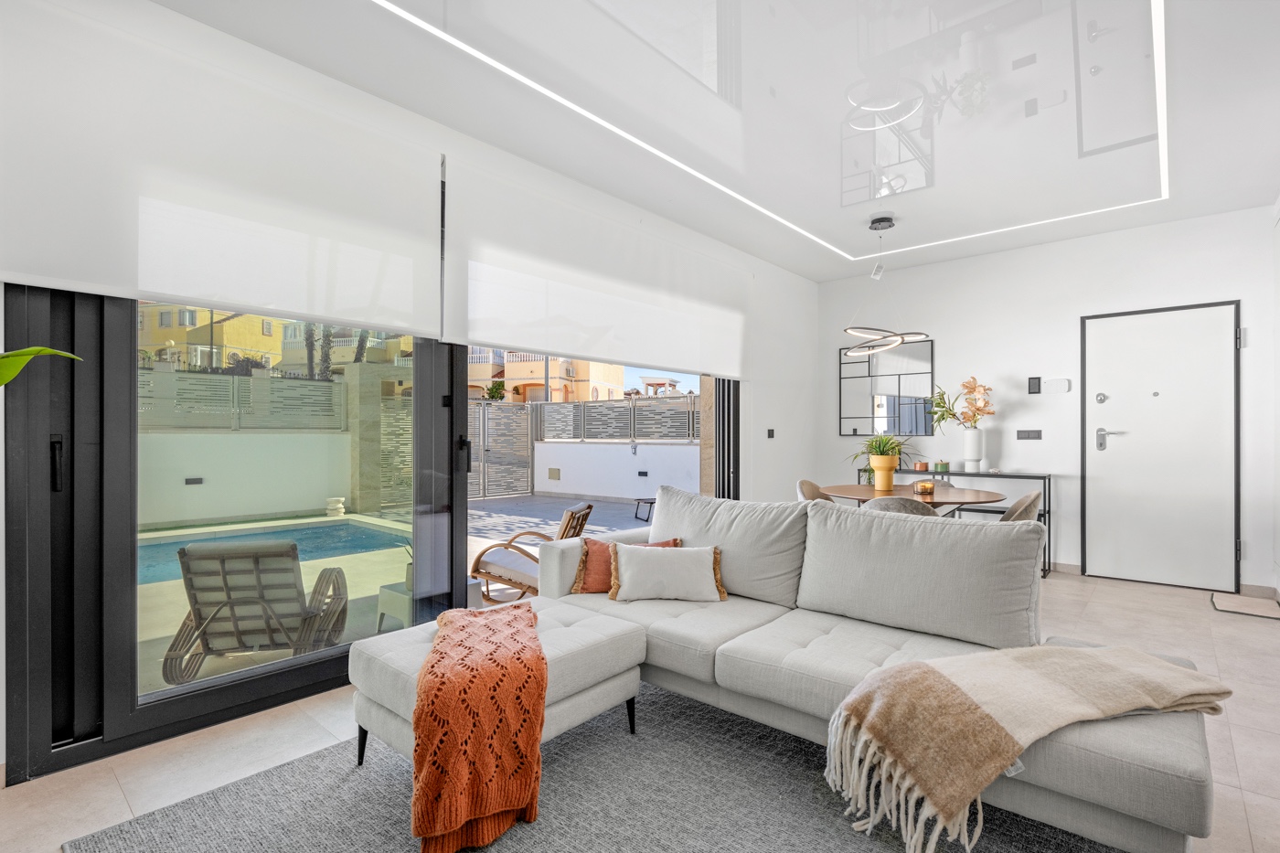 For sale - 3 Bedroom 3 Bathroom Villa in Orihuela Costa - Costa Blanca  - Alicante